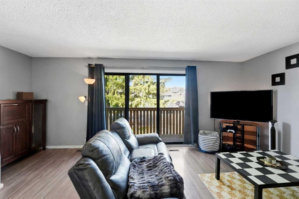 9 Griffiths Avenue, Red Deer, AB