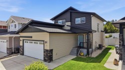 44 Cole Way Sylvan Lake, AB T4S 0L5