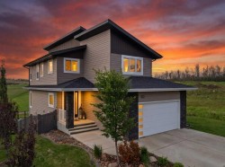 23 VanVeller Way Sylvan Lake, AB T4S 0M4