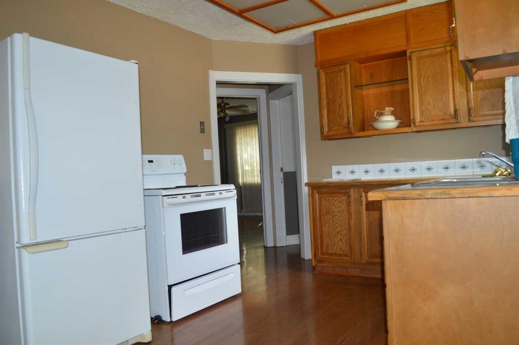 5259 51 Street, Lacombe, AB
