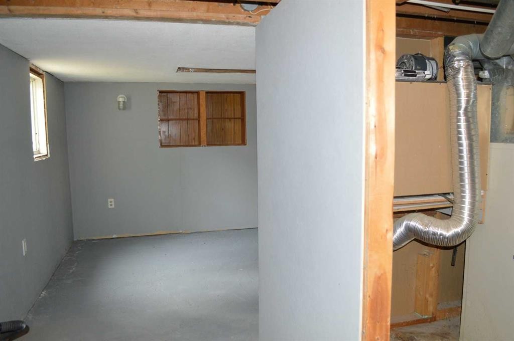 5259 51 Street, Lacombe, AB