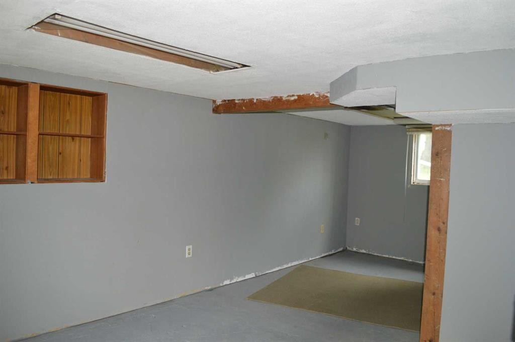 5259 51 Street, Lacombe, AB