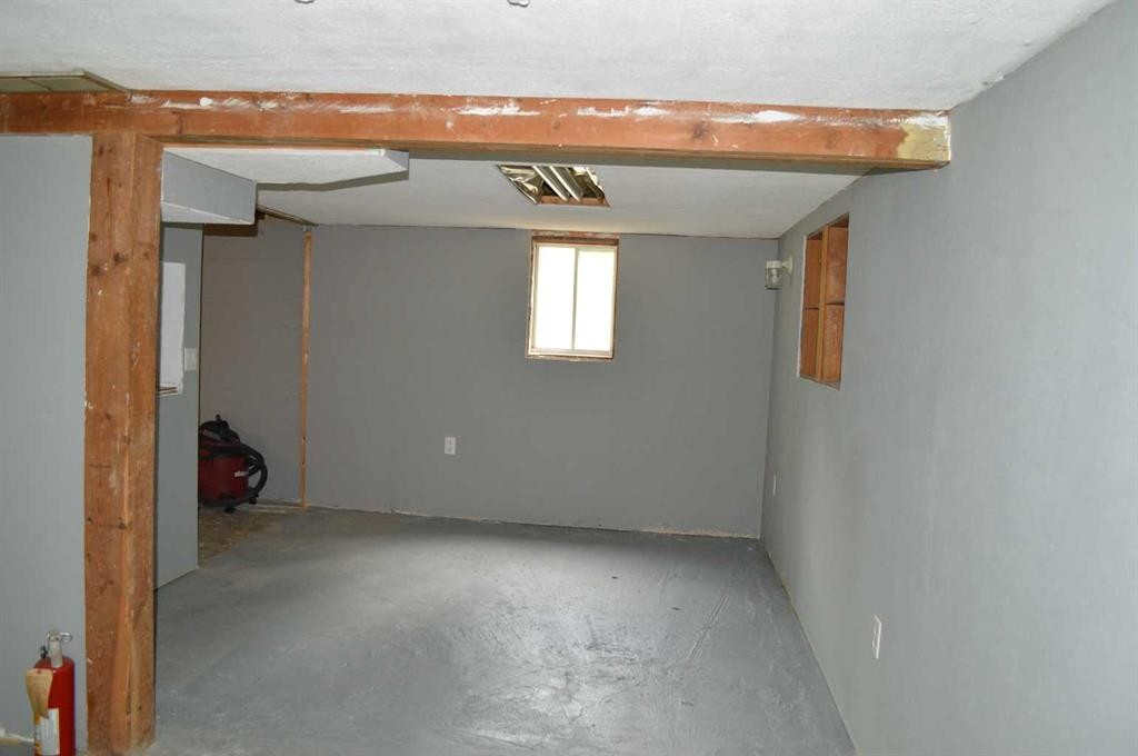 5259 51 Street, Lacombe, AB