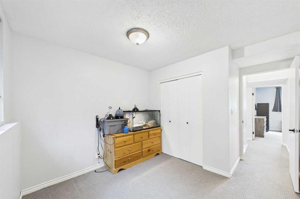 32 Whiteside Crescent, Red Deer, AB
