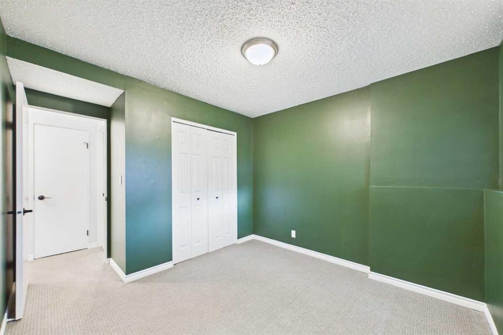 32 Whiteside Crescent, Red Deer, AB