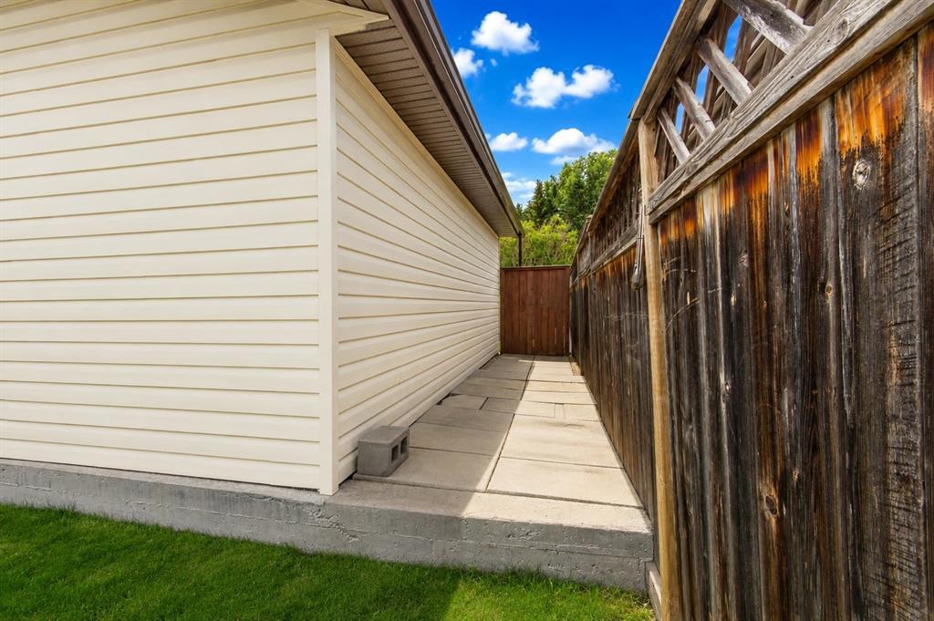 37 Rupert Crescent, Red Deer, AB