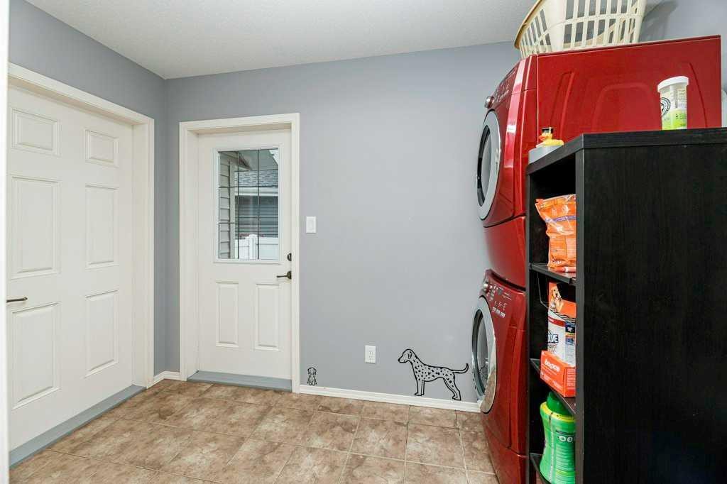 9 Henner'S Outlook, Lacombe, AB - Indoor Photo Showing Other Room