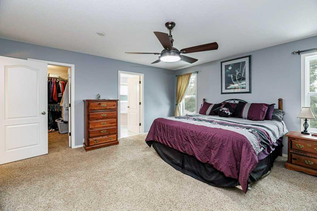 9 Henner'S Outlook, Lacombe, AB - Indoor Photo Showing Bedroom