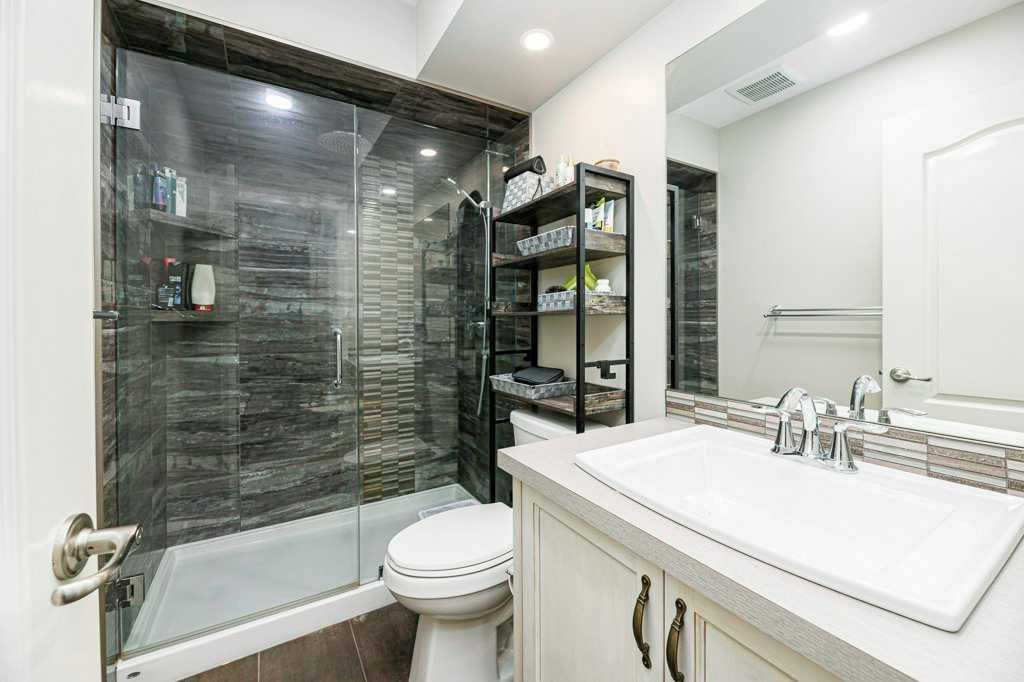 9 Henner'S Outlook, Lacombe, AB - Indoor Photo Showing Bathroom