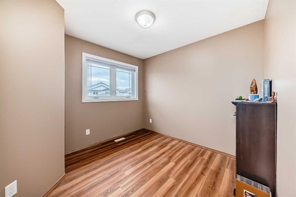102-6220 Orr Drive, Red Deer, AB - Indoor Photo Showing Other Room