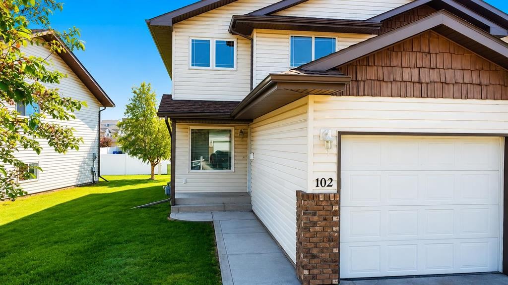 102-6220 Orr Drive, Red Deer, AB - Outdoor