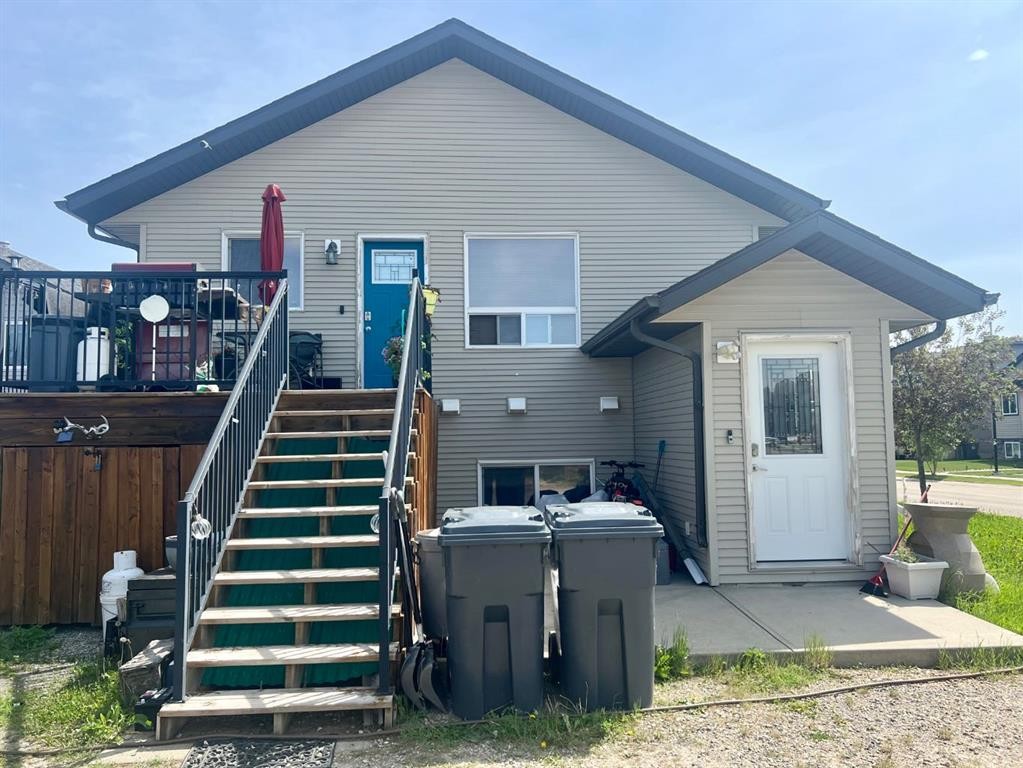 660 Red Oak Close, Rural Red Deer County, AB - Outdoor With Deck Patio Veranda
