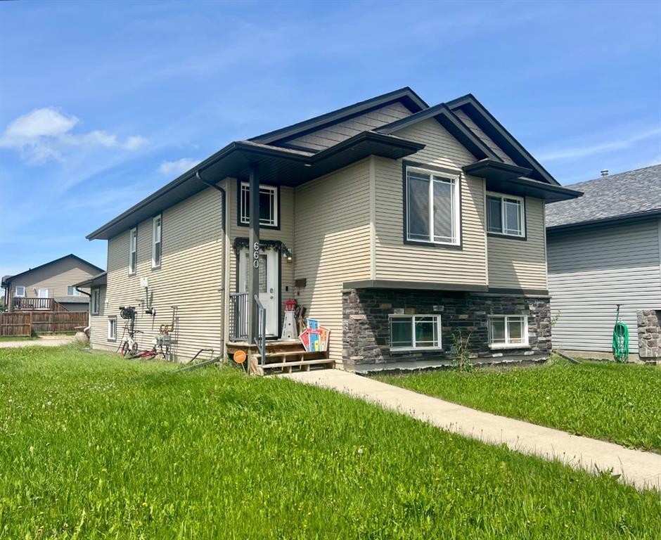 660 Red Oak Close, Rural Red Deer County, AB - Outdoor