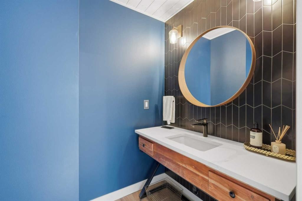 99 Piper Drive, Red Deer, AB - Indoor Photo Showing Bathroom