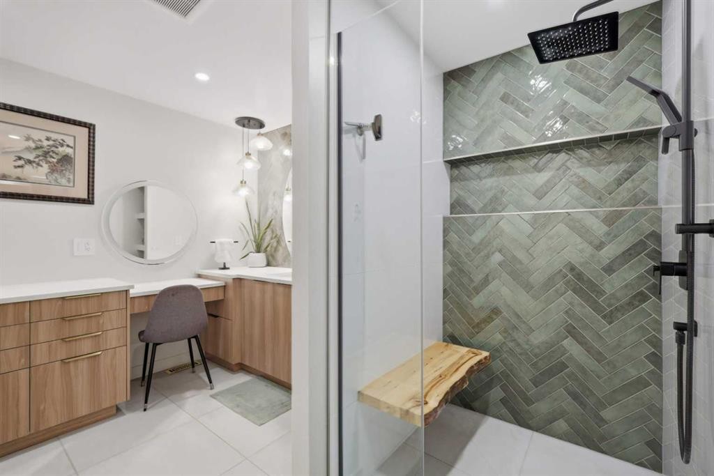 99 Piper Drive, Red Deer, AB - Indoor Photo Showing Bathroom