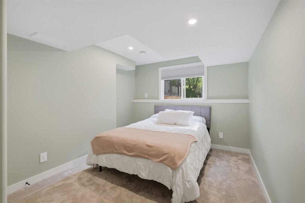 99 Piper Drive, Red Deer, AB - Indoor Photo Showing Bedroom