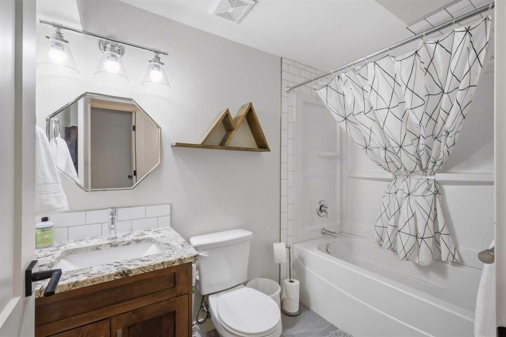 99 Piper Drive, Red Deer, AB - Indoor Photo Showing Bathroom