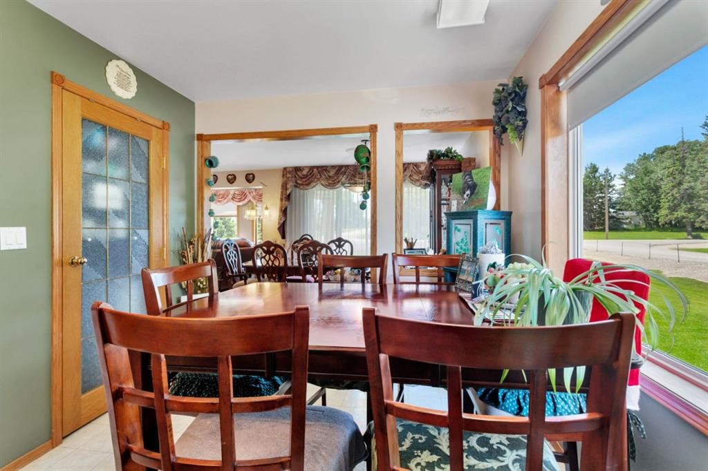 306 Centro Avenue, Alhambra, AB - Indoor Photo Showing Dining Room