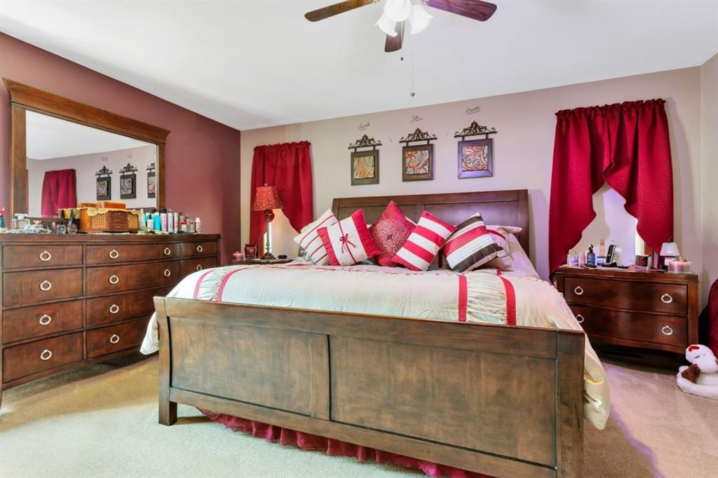 306 Centro Avenue, Alhambra, AB - Indoor Photo Showing Bedroom