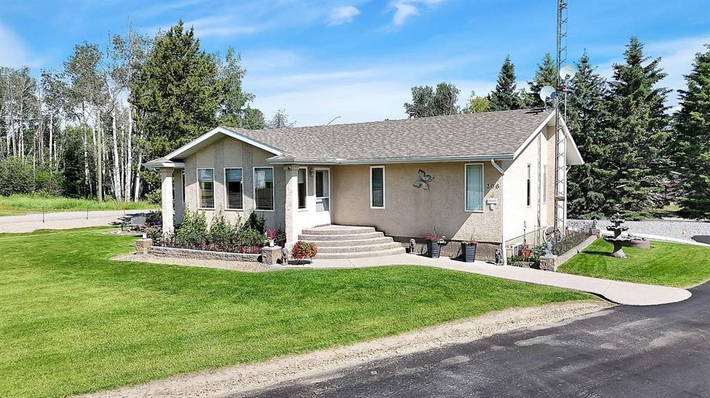 306 Centro Avenue, Alhambra, AB - Outdoor
