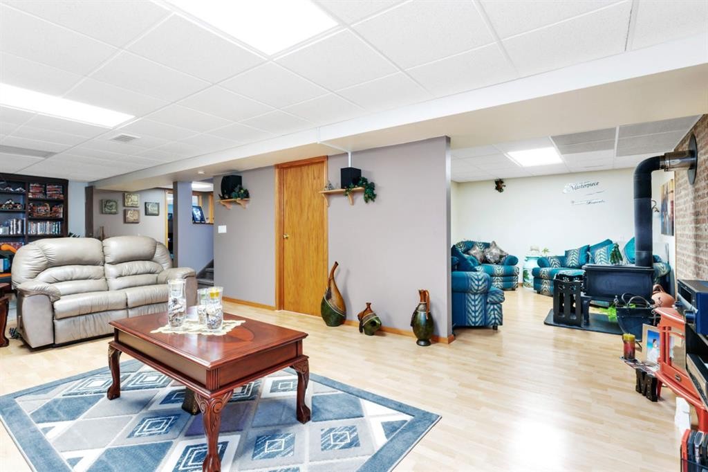 306 Centro Avenue, Alhambra, AB - Indoor
