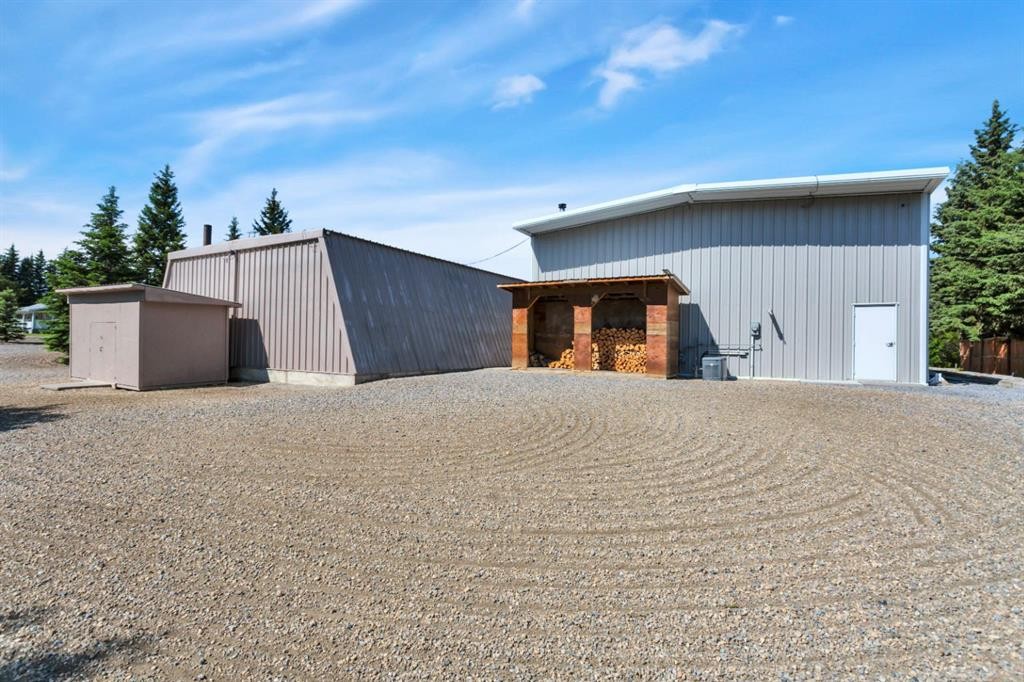 306 Centro Avenue, Alhambra, AB - Outdoor With Exterior