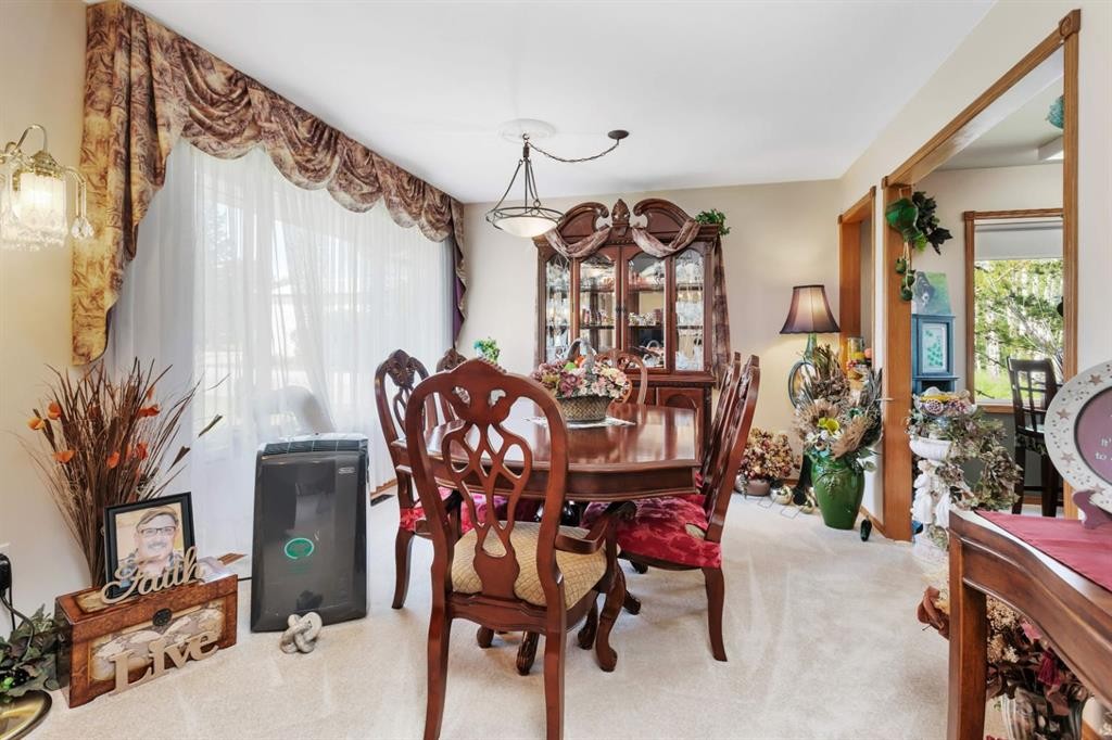 306 Centro Avenue, Alhambra, AB - Indoor Photo Showing Dining Room