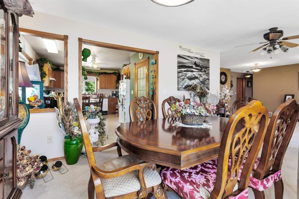 306 Centro Avenue, Alhambra, AB - Indoor Photo Showing Dining Room