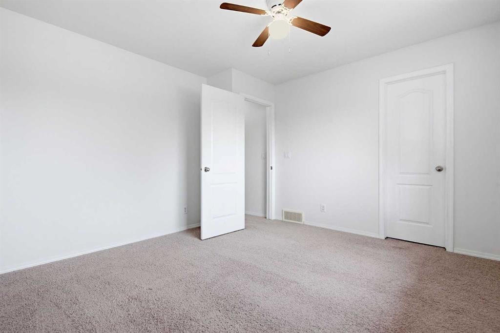27 Iverson Close, Red Deer, AB