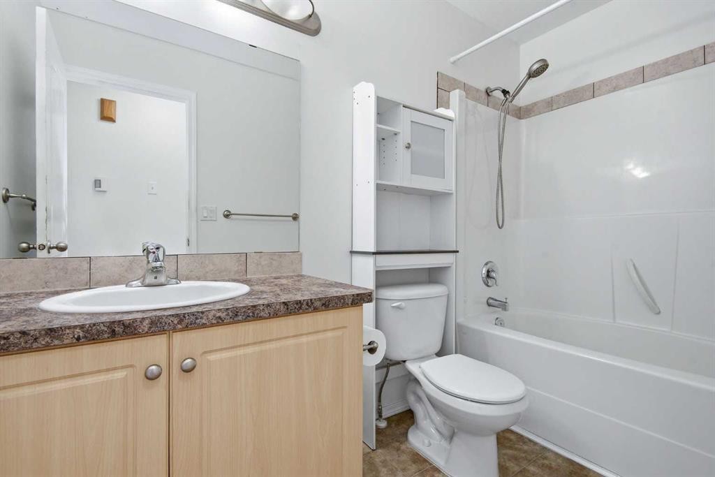 27 Iverson Close, Red Deer, AB