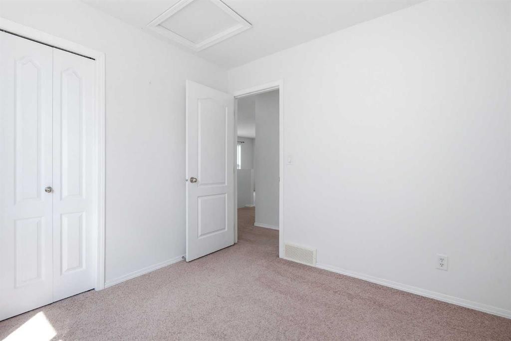 27 Iverson Close, Red Deer, AB