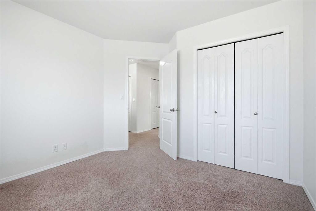 27 Iverson Close, Red Deer, AB