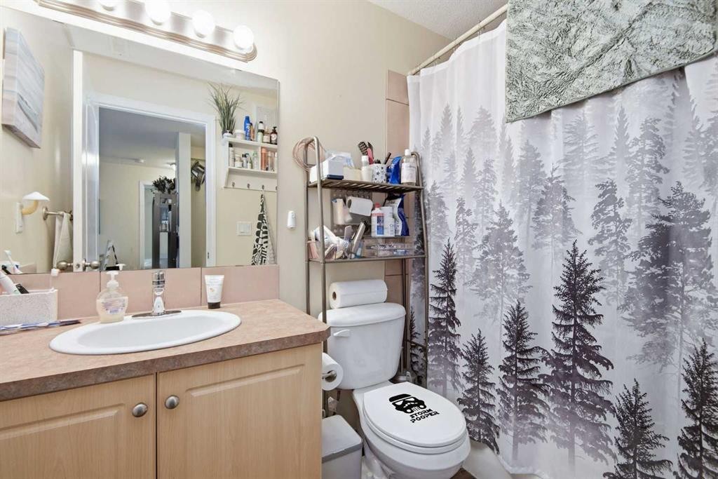 27 Iverson Close, Red Deer, AB