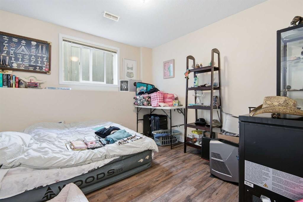 27 Iverson Close, Red Deer, AB
