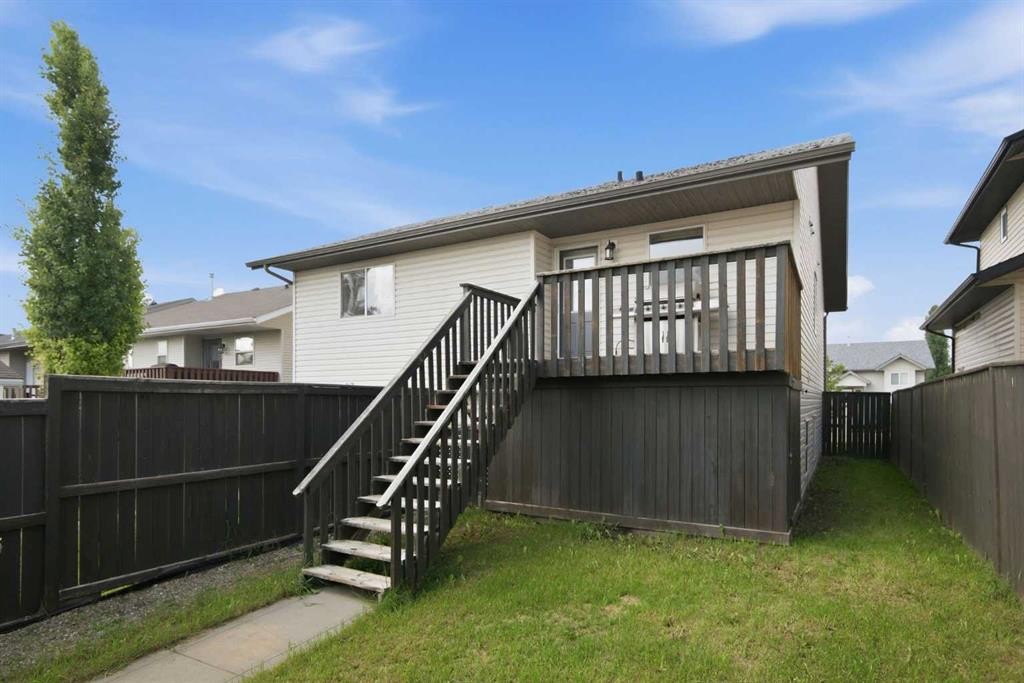 27 Iverson Close, Red Deer, AB