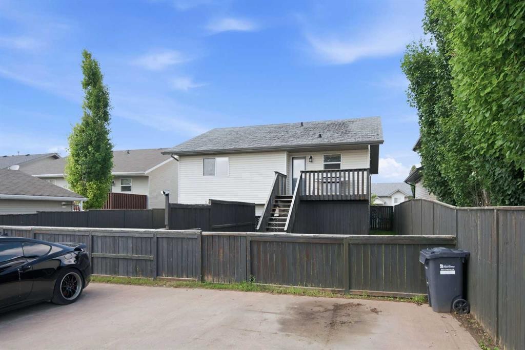27 Iverson Close, Red Deer, AB