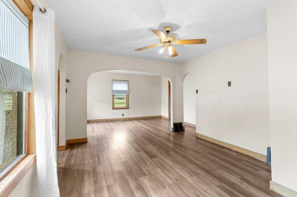 1925 23 Avenue, Delburne, AB