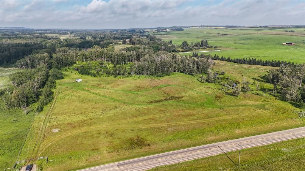 40518 Highway 821, Tees, AB