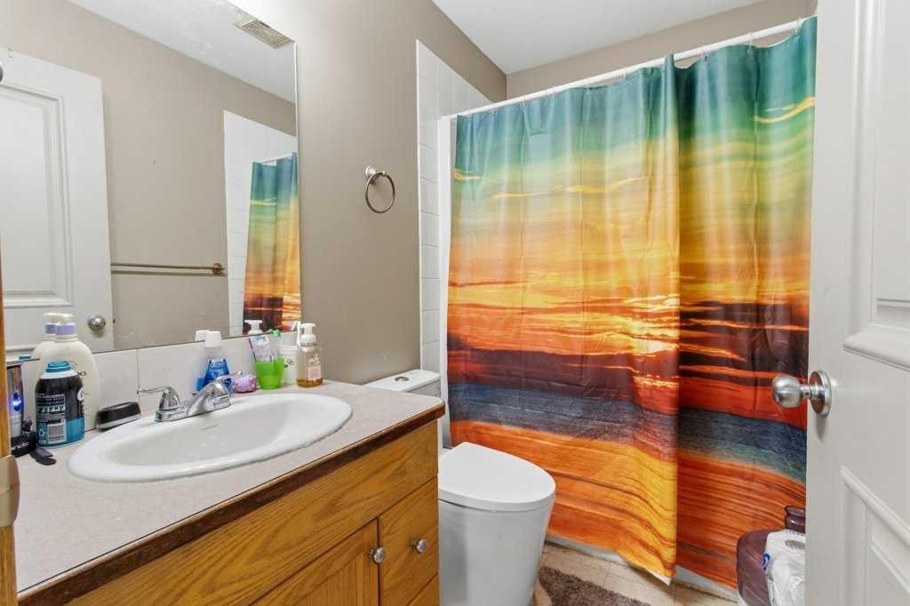 28 Hunter Road, Sylvan Lake, AB