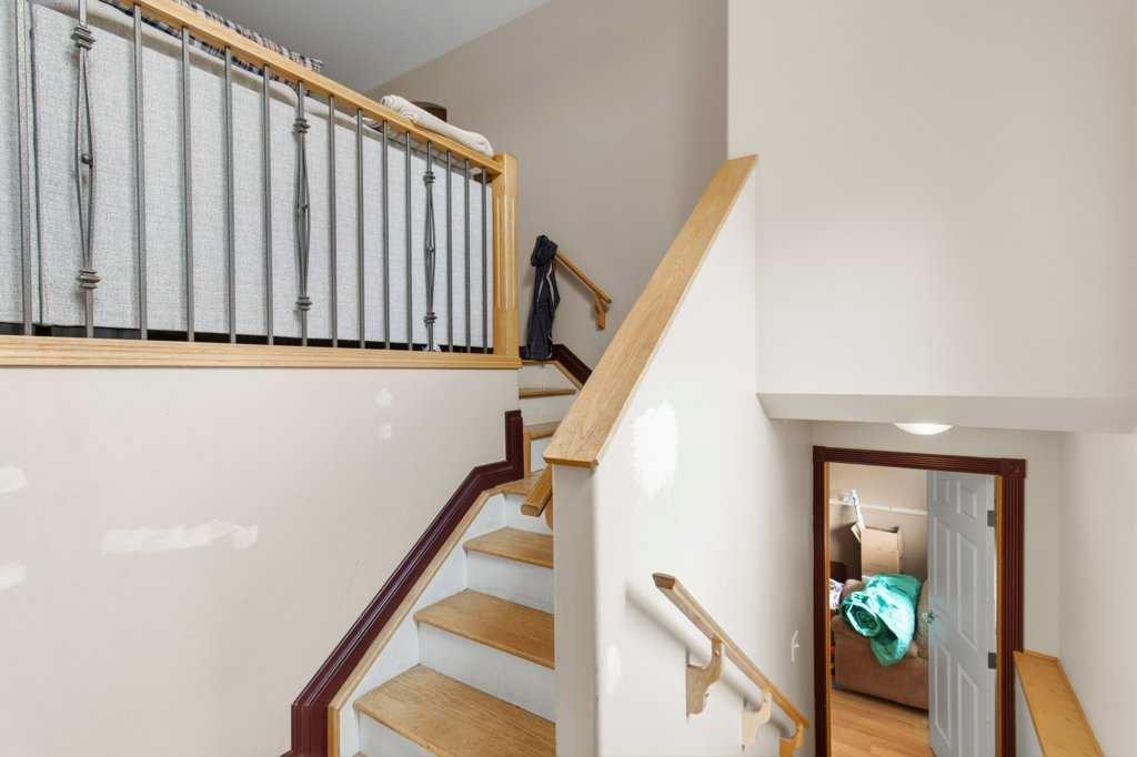 28 Hunter Road, Sylvan Lake, AB