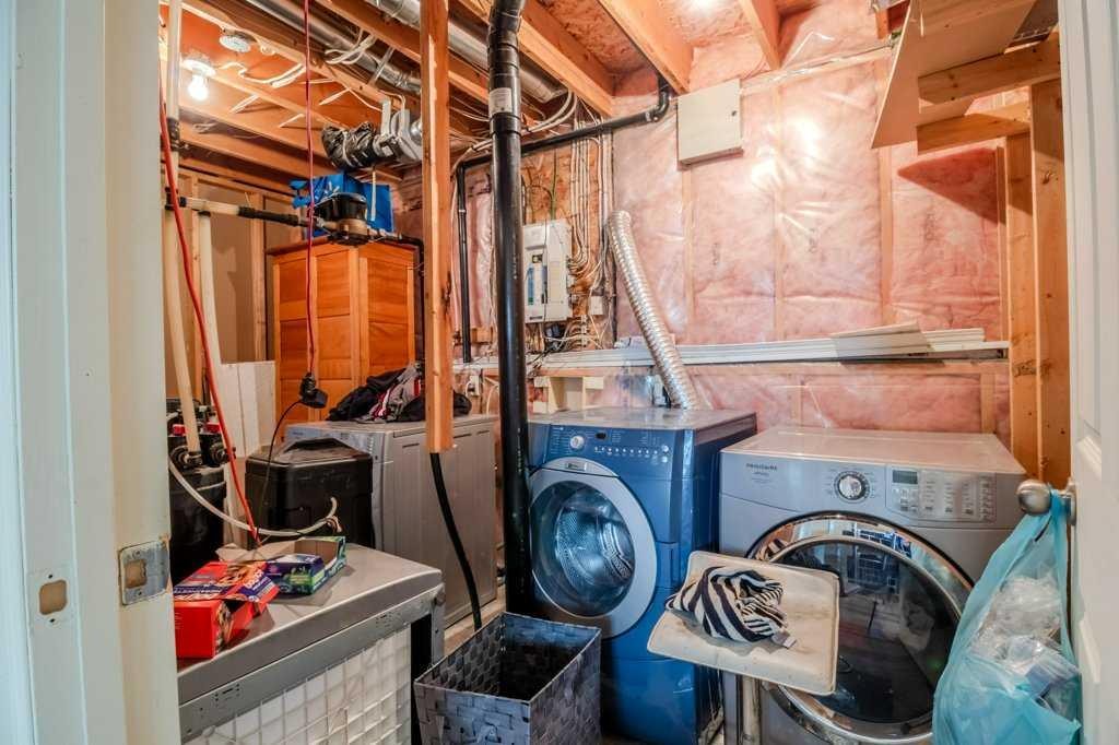 28 Hunter Road, Sylvan Lake, AB