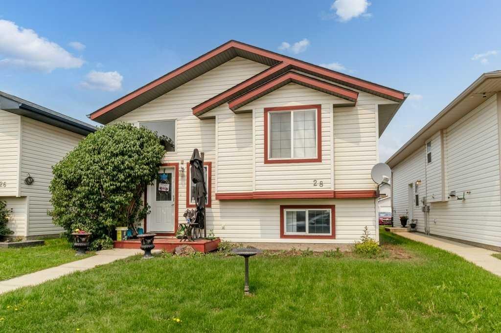 28 Hunter Road, Sylvan Lake, AB