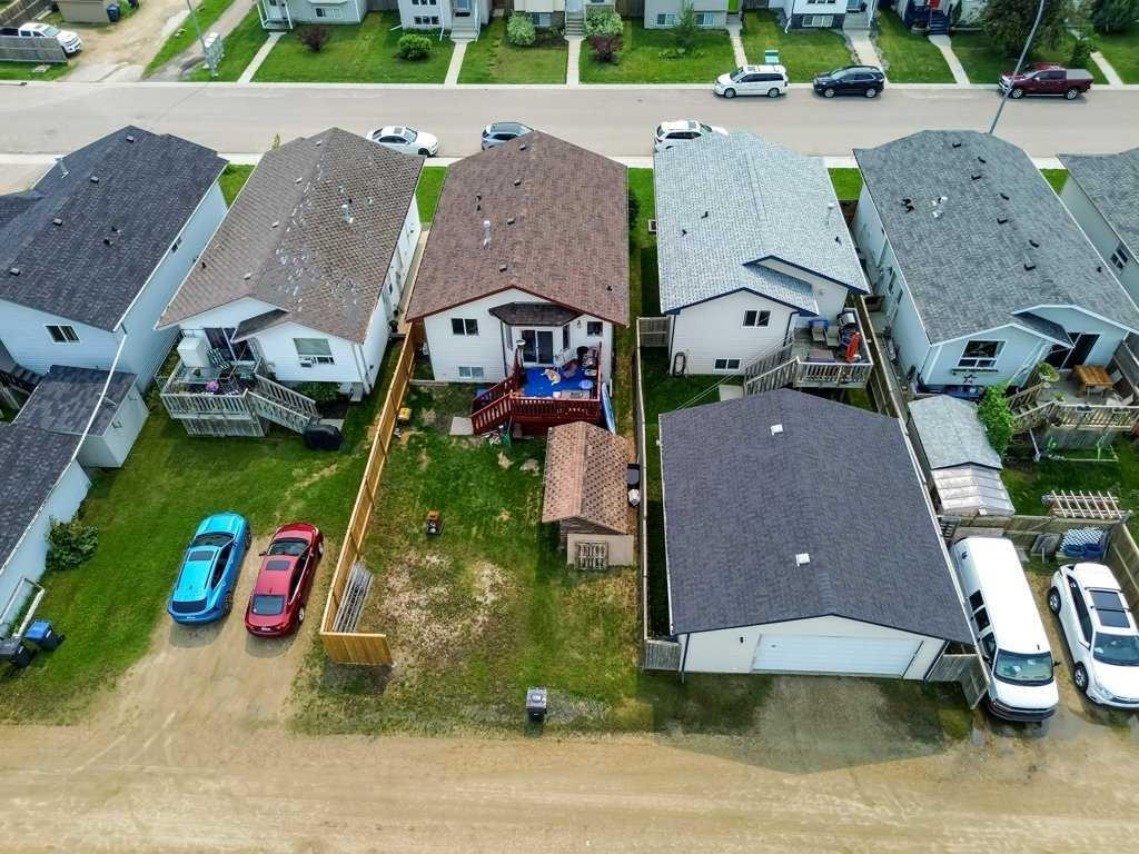 28 Hunter Road, Sylvan Lake, AB