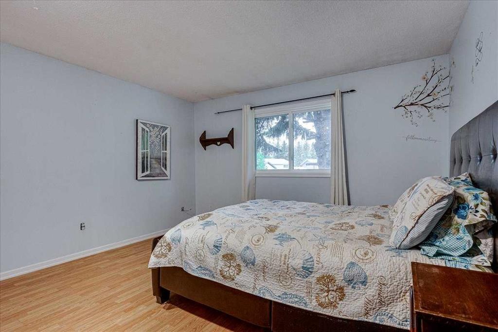 38 Heritage Drive, Lacombe, AB - Indoor Photo Showing Bedroom