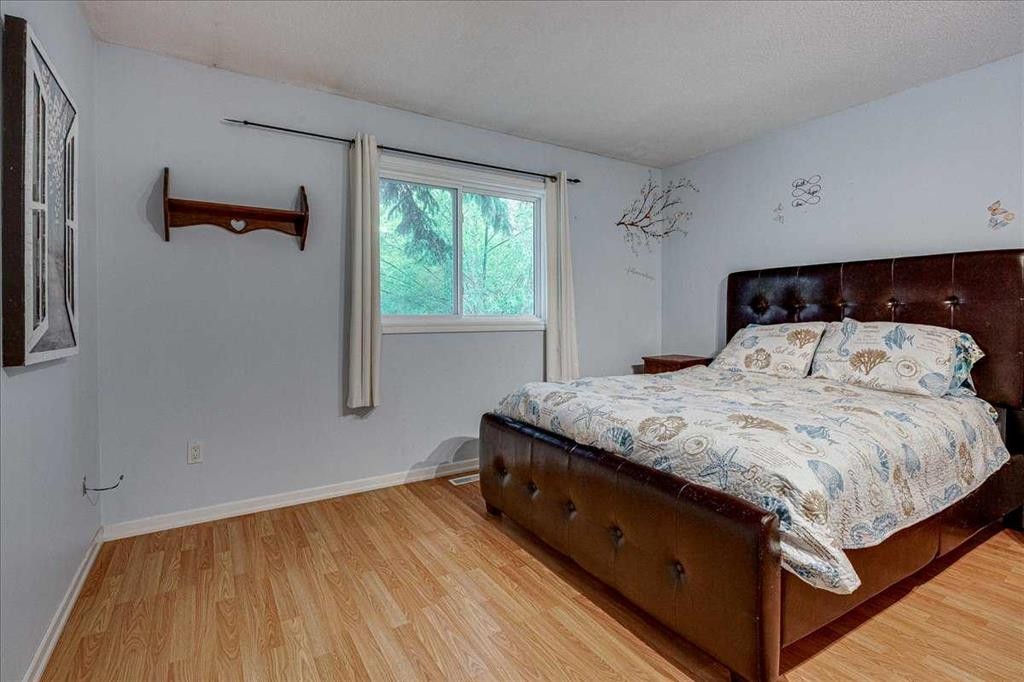 38 Heritage Drive, Lacombe, AB - Indoor Photo Showing Bedroom
