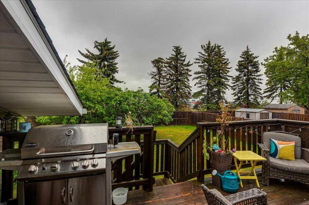 38 Heritage Drive, Lacombe, AB - Outdoor