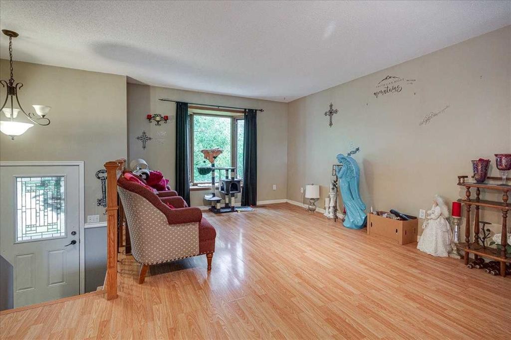 38 Heritage Drive, Lacombe, AB - Indoor Photo Showing Other Room