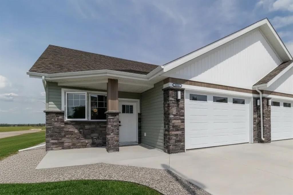 4940 Beardsley Avenue, Lacombe, AB - Outdoor