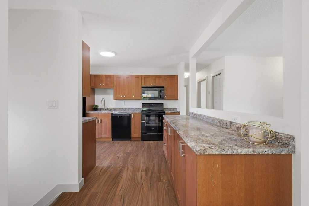 6 Onlsow Square, Red Deer, AB