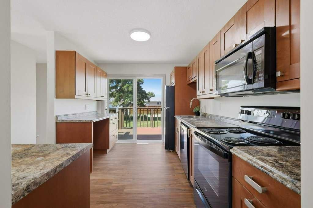 6 Onlsow Square, Red Deer, AB